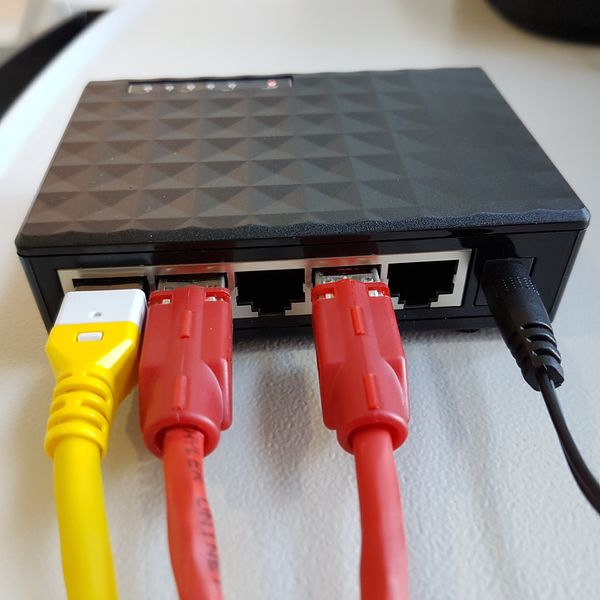 File:Dexlan Ethernet hub 3.jpg